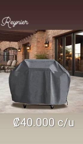 Cobertor gris para parrilla en terraza