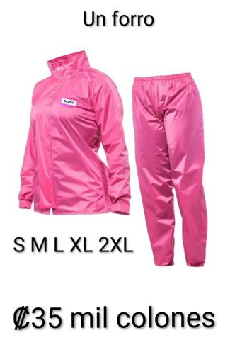 Traje impermeable rosado de dos piezas